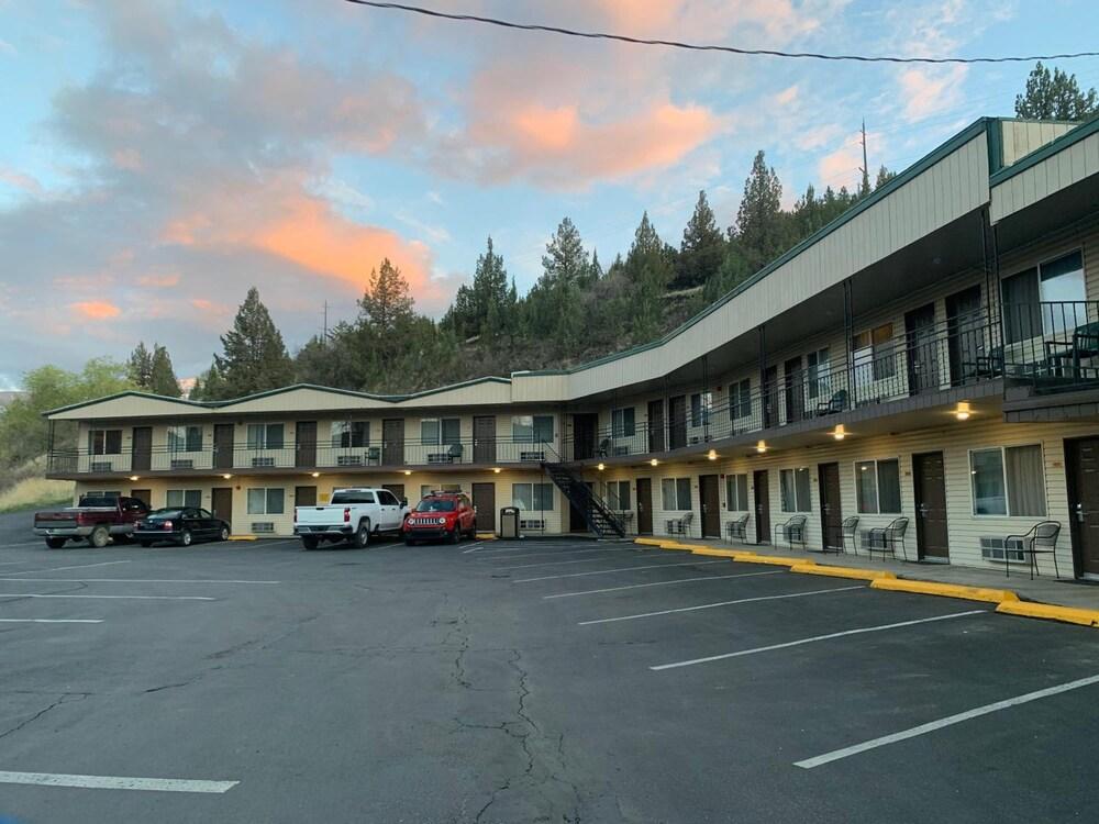 Sunset Inn John Day - photo 2