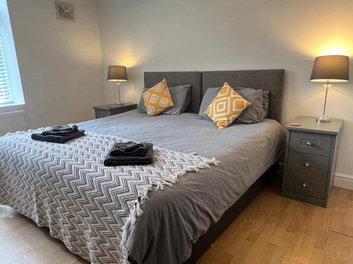 Spacious ground floor suite comfortably sleeps up to eight — 4-Star Luxury Hotel in Halifax, United Kingdom