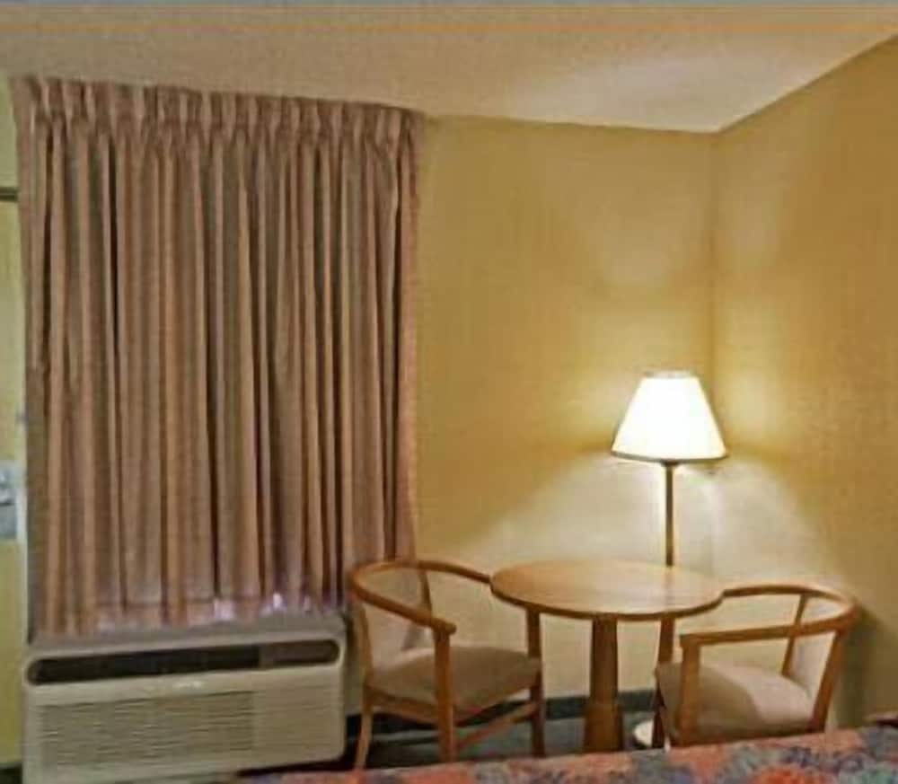 Americas Best Value Inn Grenada - photo 6