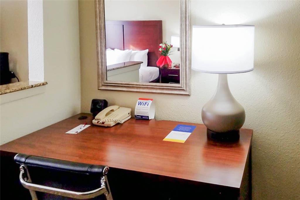 Quality Suites Irving Las Colinas - photo 33
