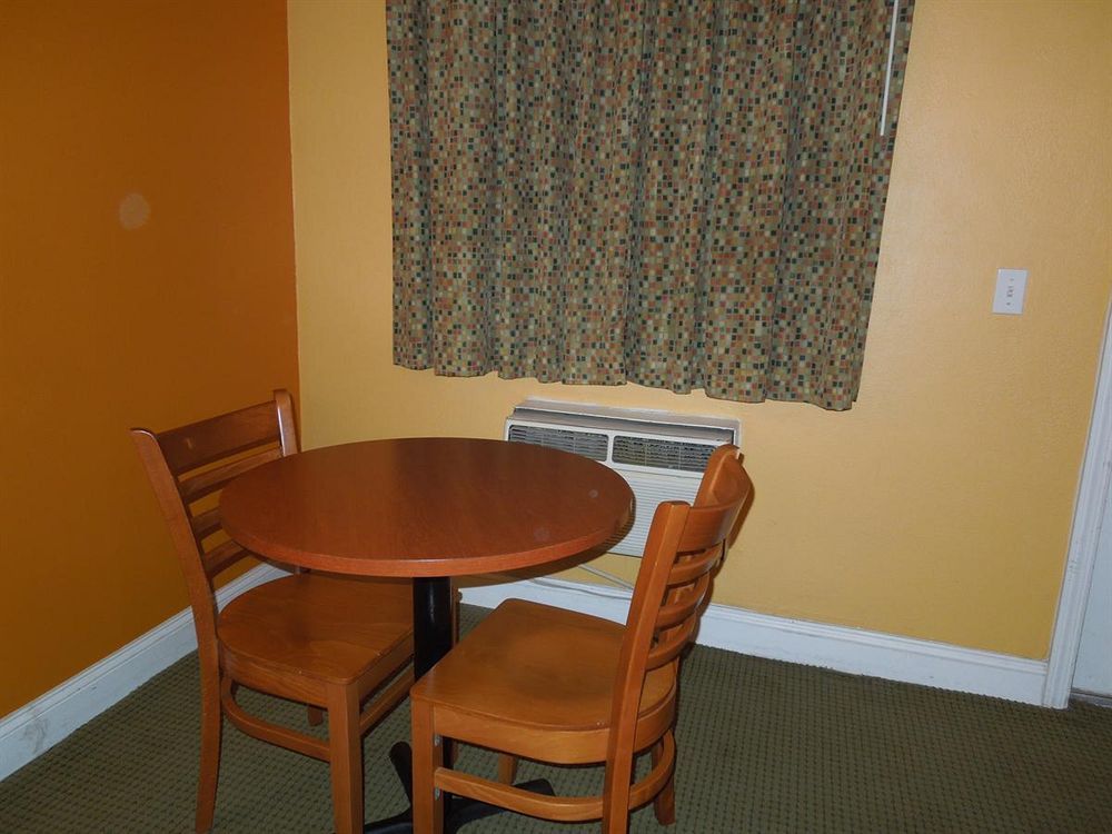 Lakeland Inn - photo 16