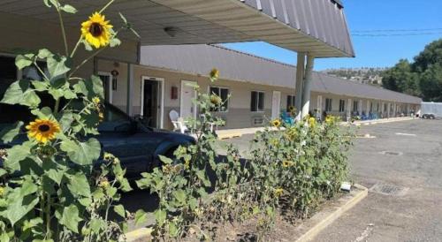 Oyo Riverside Inn John Day Or - photo 17