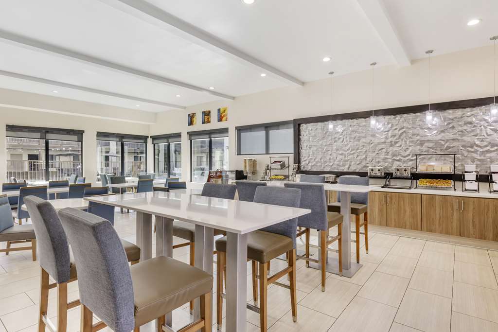 Best Western Carlsbad by the Sea - photo 8