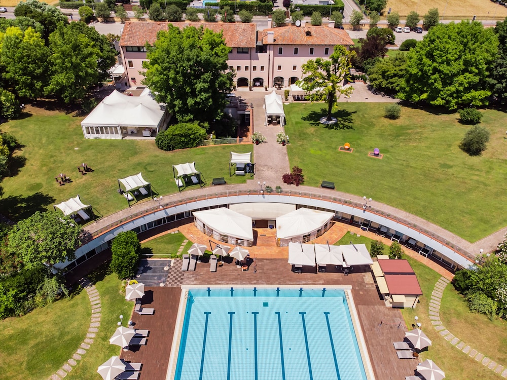 Hotel Fior — 4-Star Luxury Hotel in Castelfranco Veneto, Italy