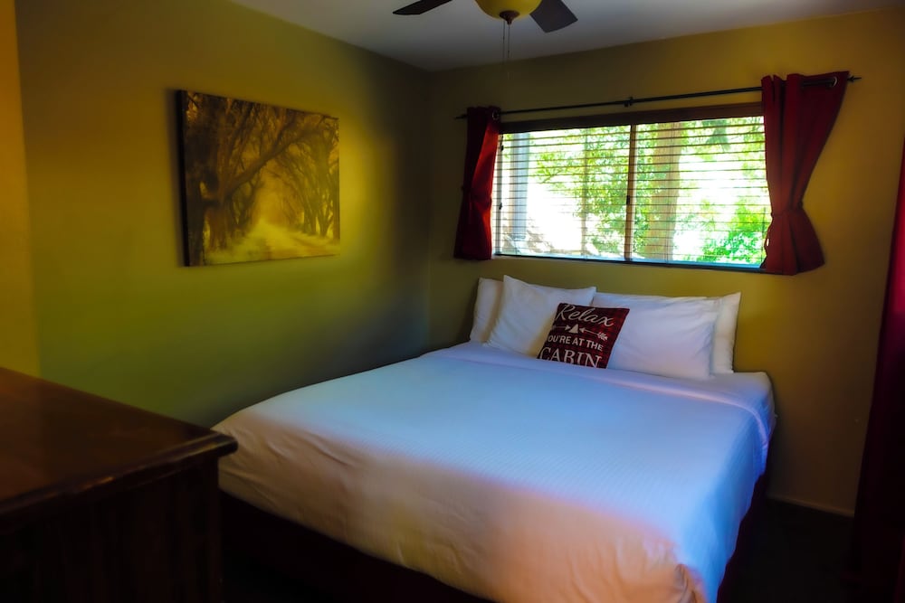 Sleepy Hollow Cabins and Hotel - photo 47