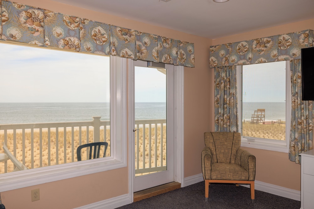 The White Sands Oceanfront Resort & Spa - photo 41