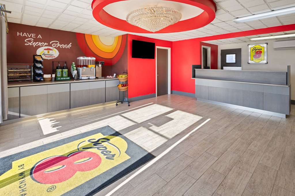 Super 8 by Wyndham Hazleton - photo 6