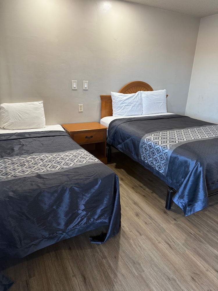 Apple Valley Motel - featured photo