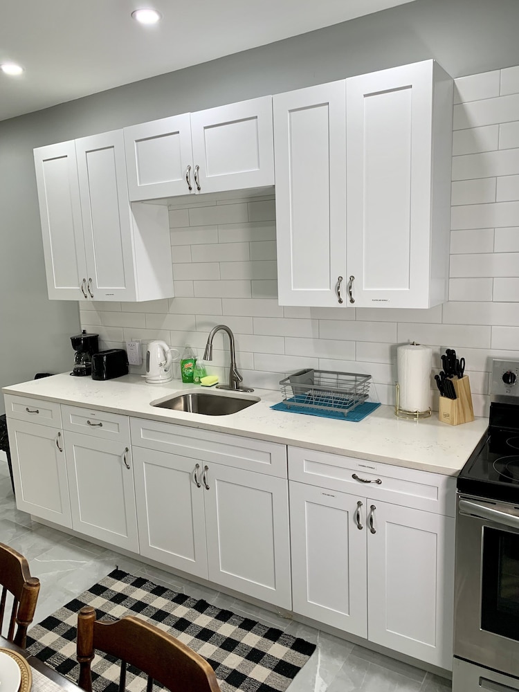 The Wheel of Fortune Duplex 8BR Parking - photo 20