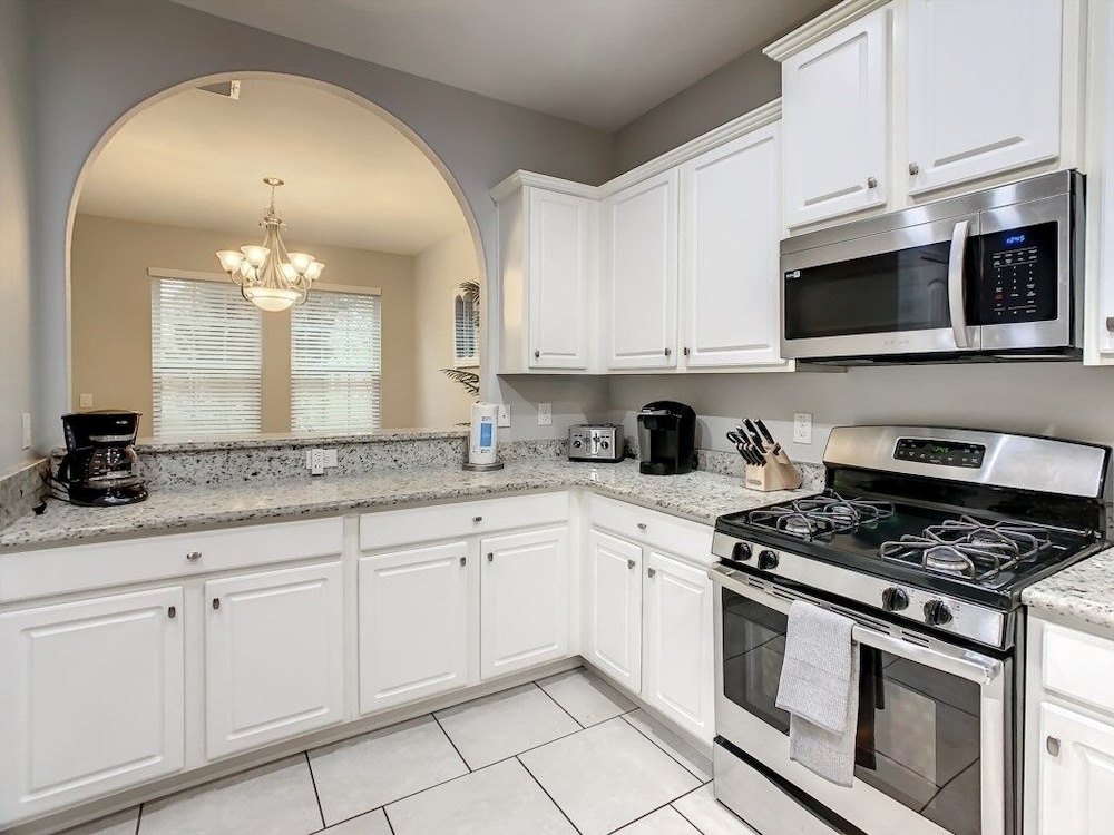 Fun Games & Relaxation At Solterra Resort 6 Bedroom Home by Redawning - photo 15