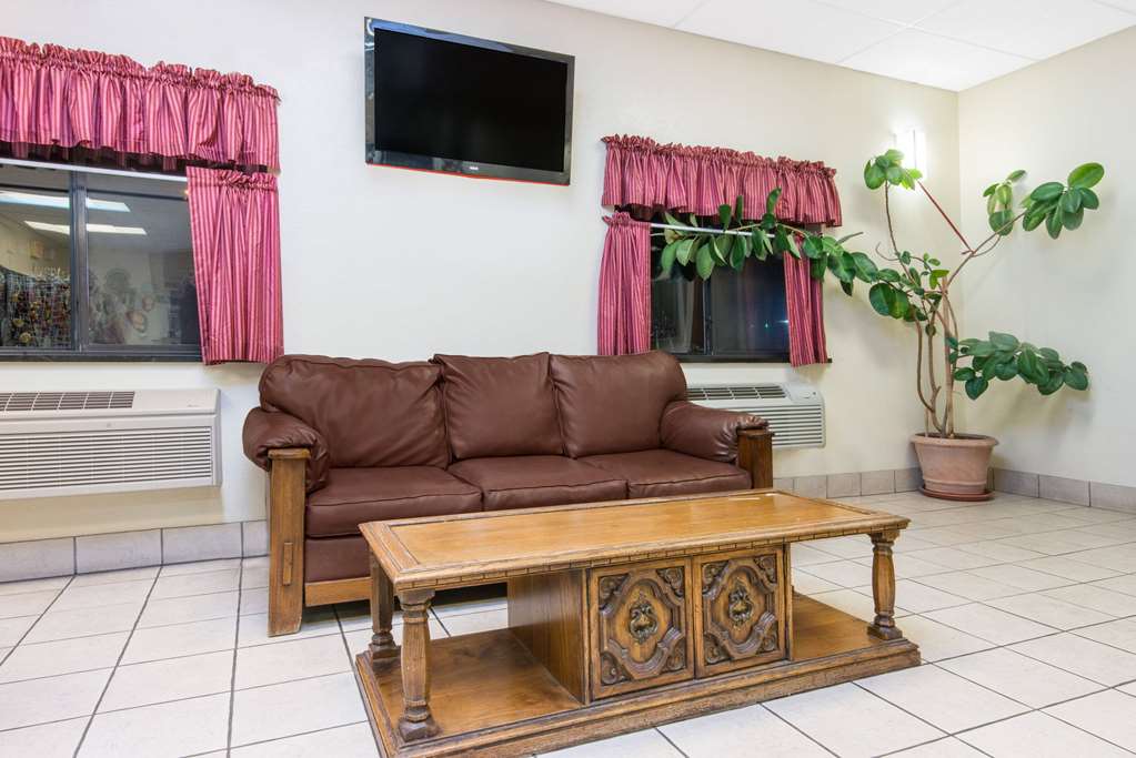 Super 8 by Wyndham Santa Rosa - photo 3