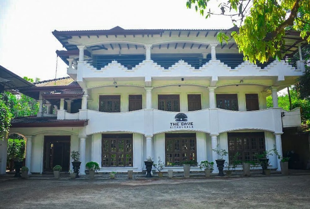 The Cave Kithulgala - carbon neutral hotel in Unknown City