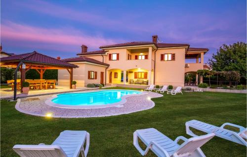 Nice Home In Drazice With Wifi — 4-Star Luxury Hotel in Drazice, Croatia