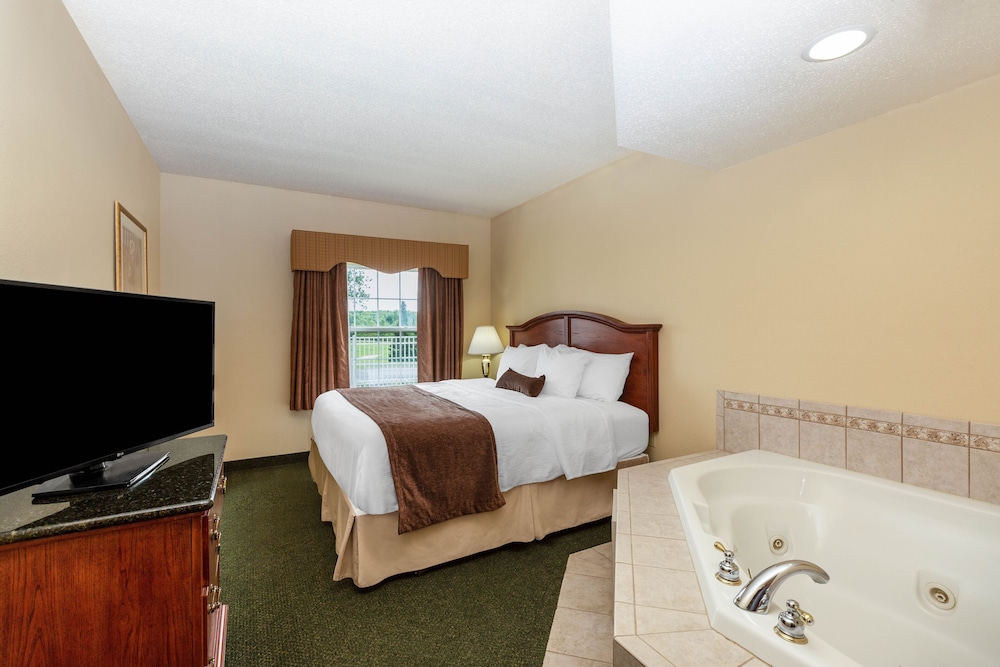 Four Seasons Island Resort - photo 4