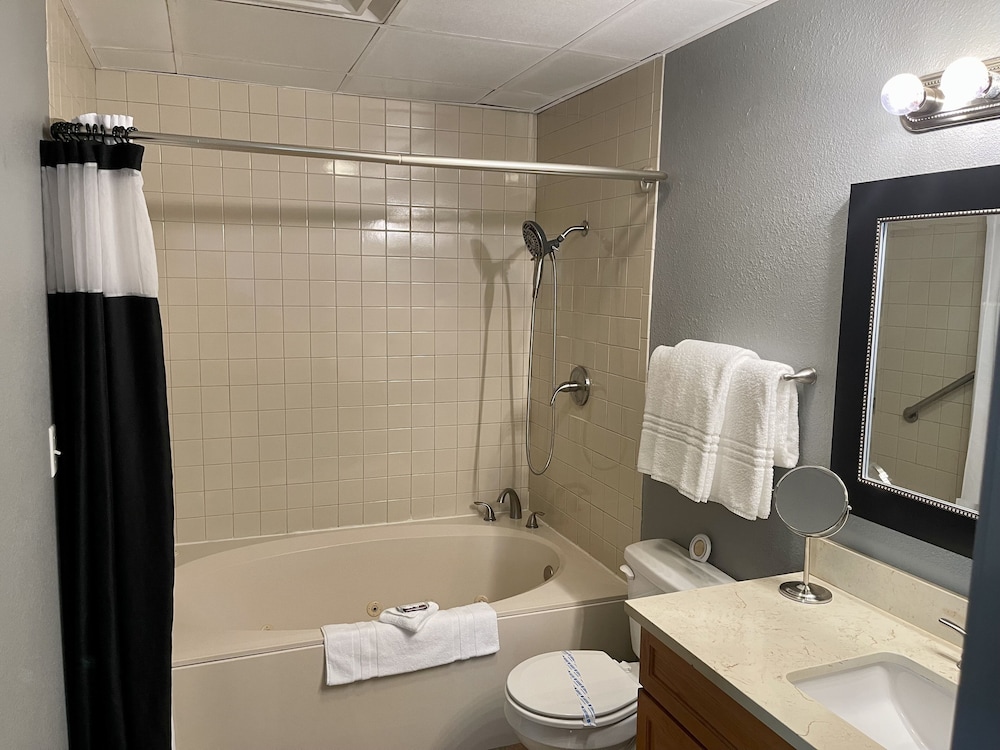 Lake Norfork Inn - photo 39