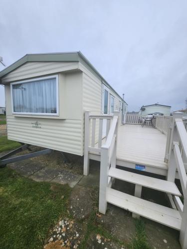 Kingfisher OAK 1098 Dees Caravan Lettings in Ingoldmells, United Kingdom