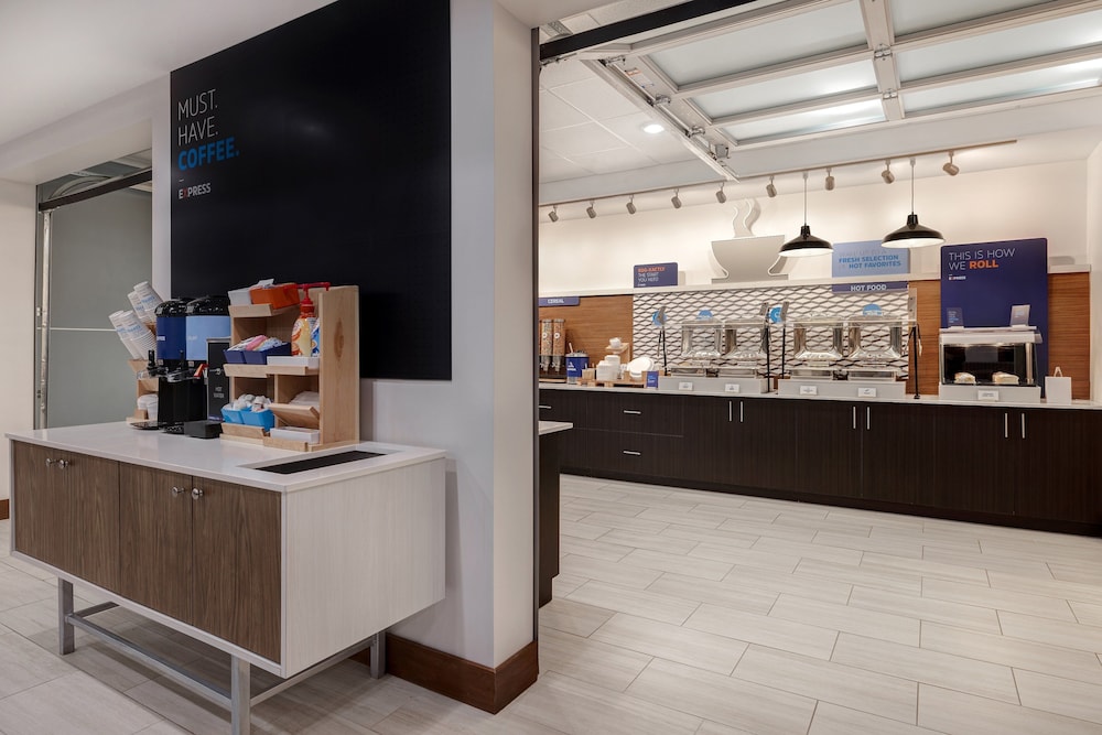 Holiday Inn Express & Suites Brighton by IHG - photo 56