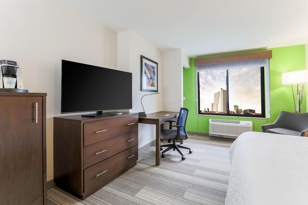 Holiday Inn Express & Suites Fort Worth Downtown by IHG - photo 10