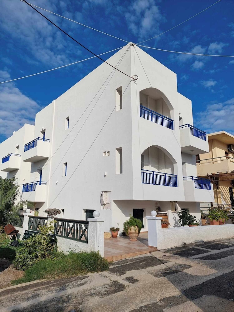 Ilios Suites — 4-Star Luxury Hotel in Hersonissos, Greece