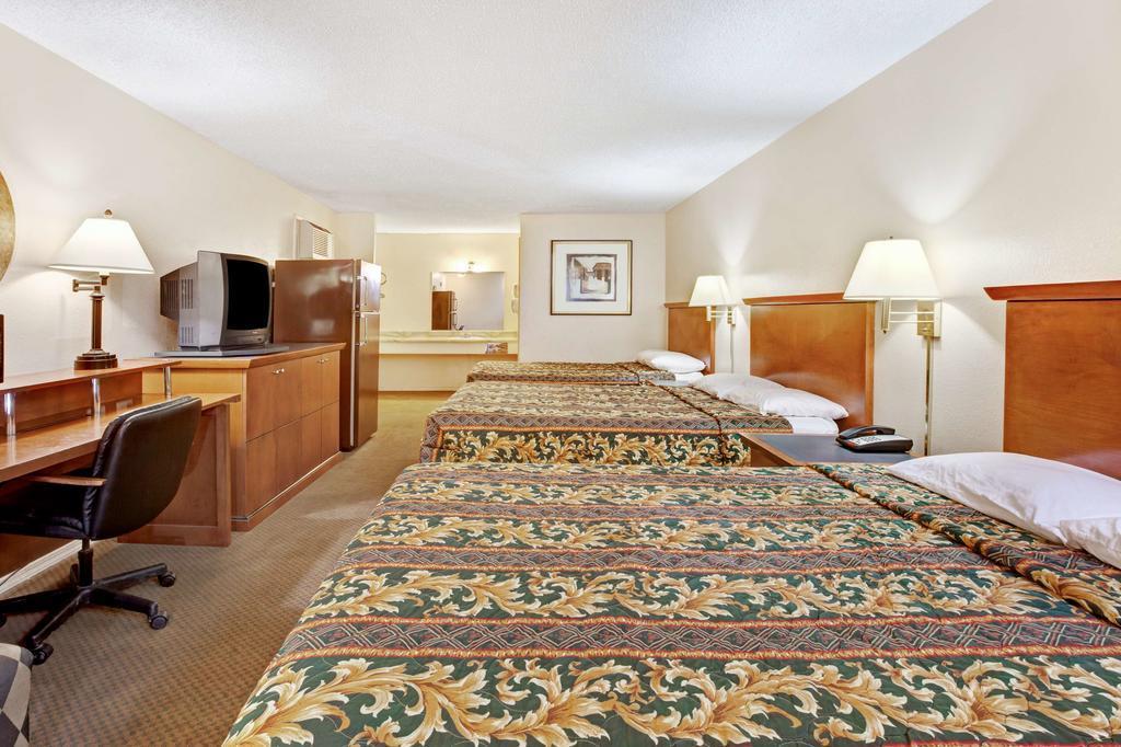 Knights Inn Anadarko - photo 11