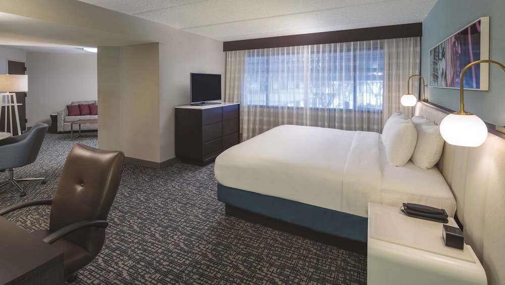 DoubleTree by Hilton Hotel Austin Northwest Arboretum - photo 11