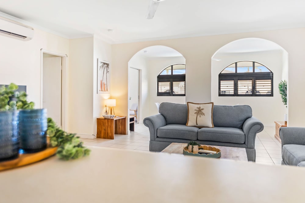 Salt Sand Retreat 1BR Resort Spa in Cairns, Australia