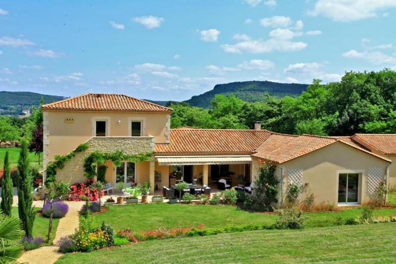 Les Chenes Rouges — 4-Star Luxury Hotel in Perigueux, France