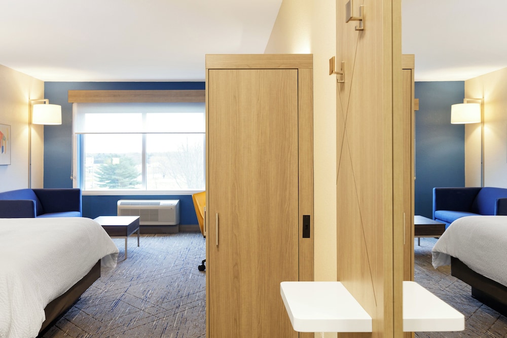Holiday Inn Express Hotel & Suites Christiansburg by IHG - photo 5