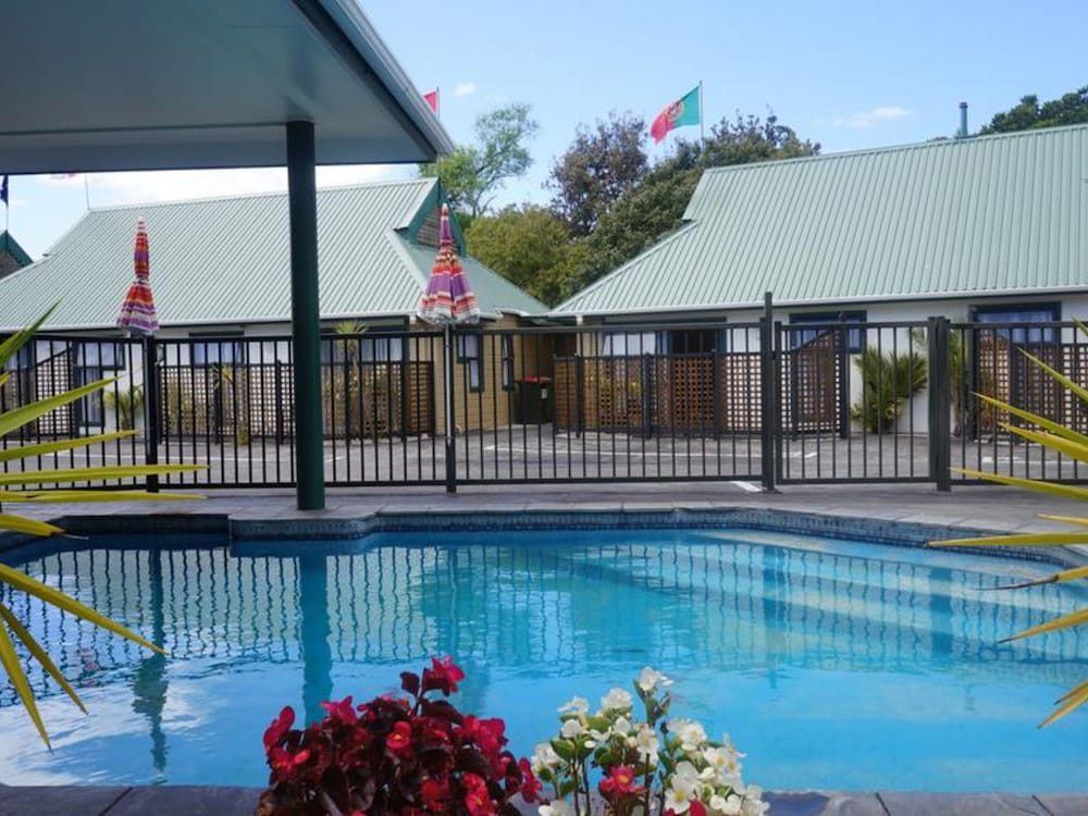Cheviot Park Motor Lodge — 4-Star Luxury Hotel in Whangarei, New Zealand