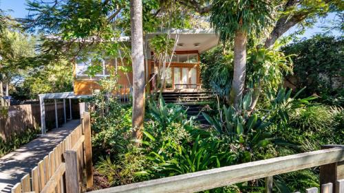 Decked out for a Fantastic Holiday Winnett St Woorim — 4-Star Luxury Hotel in Woorim, Australia