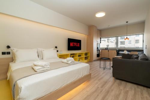 Elegant Suite Aiolou Street — 4-Star Luxury Hotel in Athens, Greece