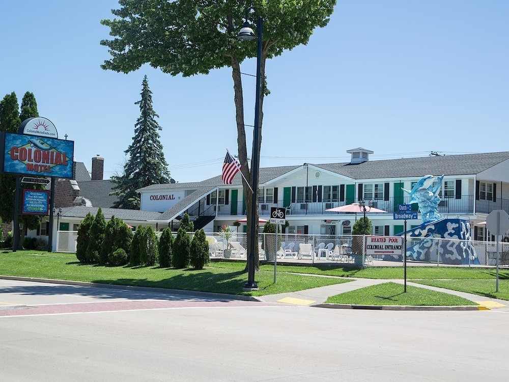 Colonial Motel - photo 46