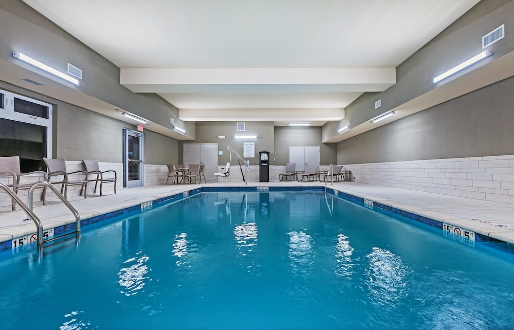 Holiday Inn Express & Suites Coffeyville by IHG - photo 20