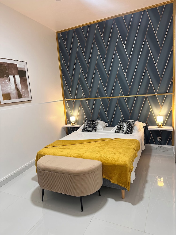 Cyrus Hotel House in Pointe-A-Pitre, Guadeloupe