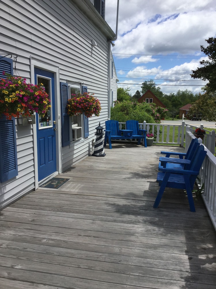 Isleview Motel and Cottages - photo 44