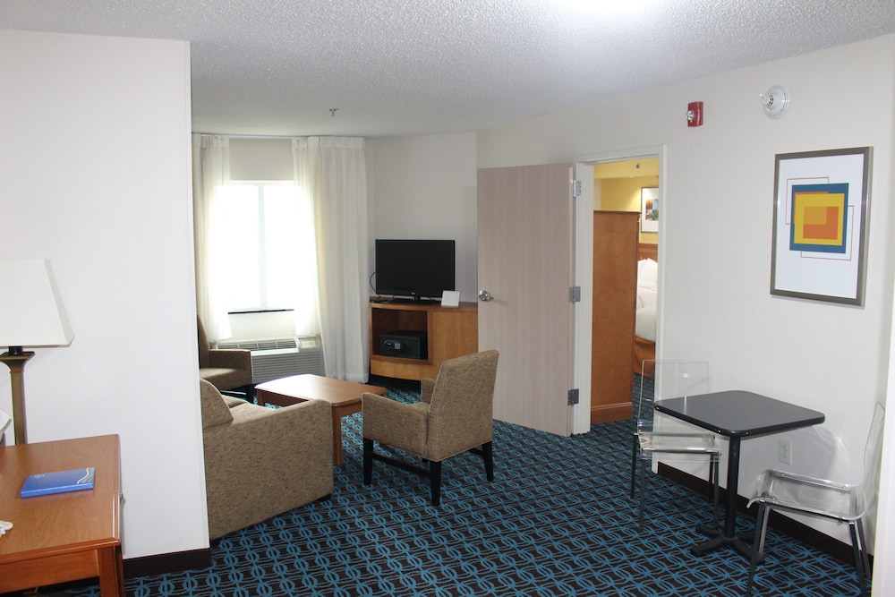 Fairfield Inn & Suites by Marriott Kansas City Liberty - photo 32
