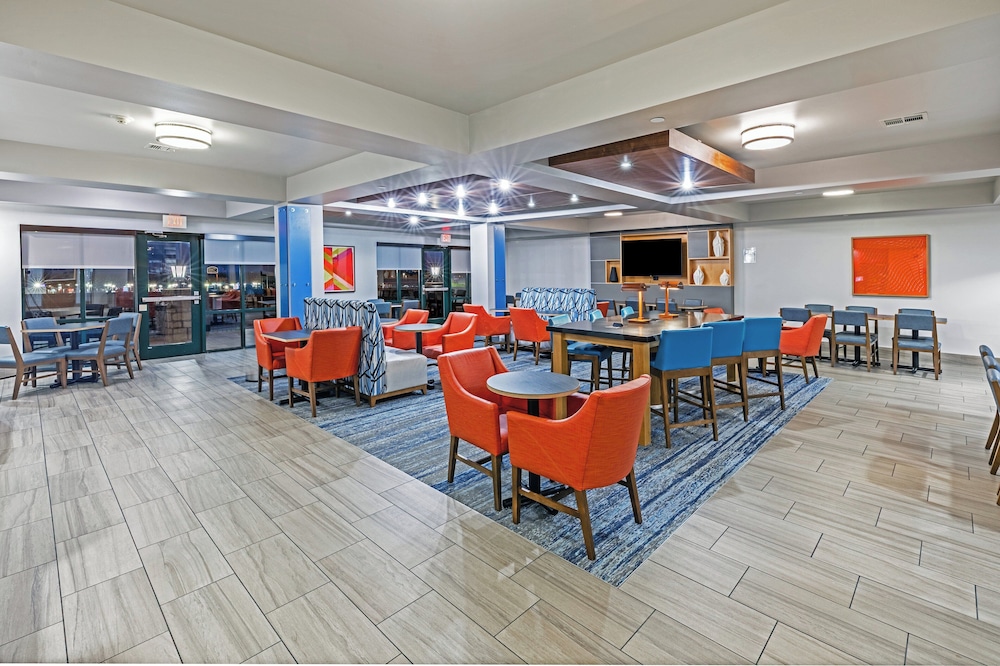 Holiday Inn Express & Suites Tulsa S Broken Arrow Hwy 51 by IHG - photo 49