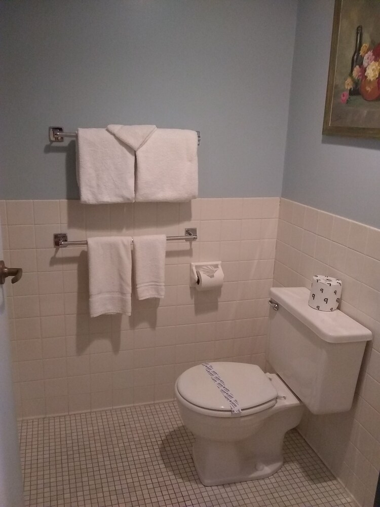 The Charles Inn at Vacationland Inns - photo 75