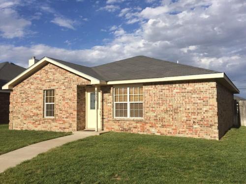McKinley House Gym Garage and Fenced Yard — 4-Star Luxury Hotel in Amarillo, United States