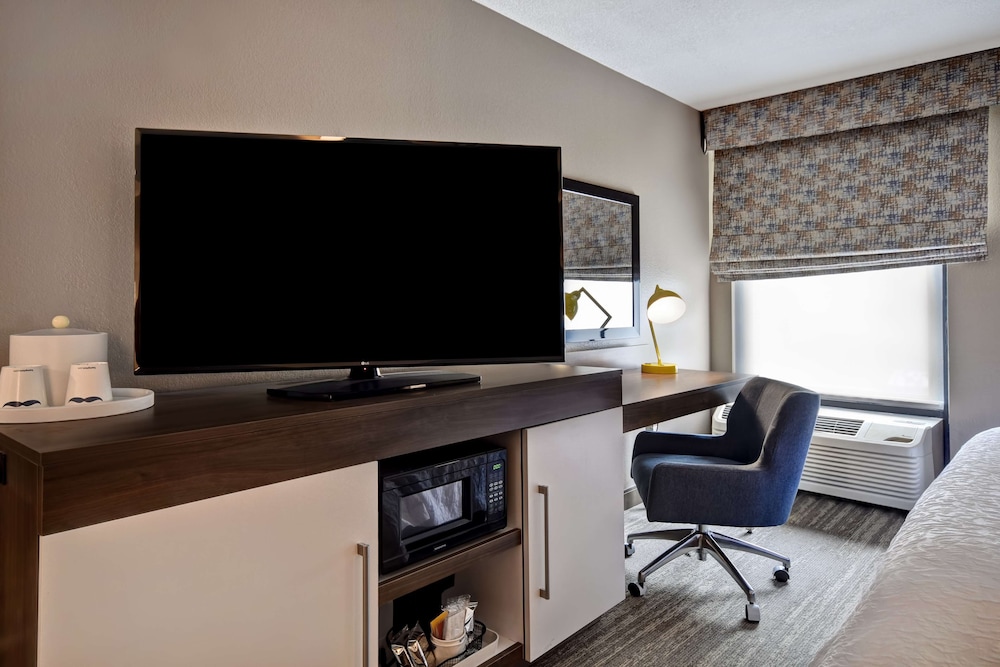 Hampton Inn Birmingham Colonnade 280 - photo 25