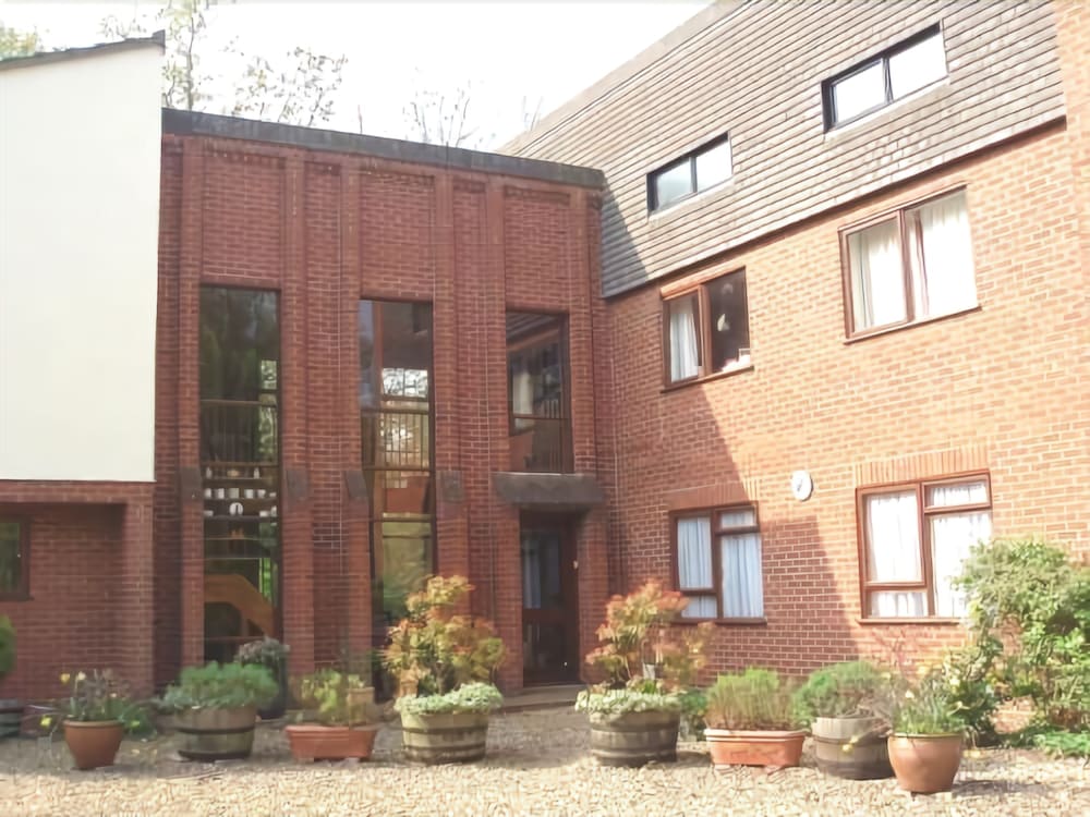 Riverside House B&B — 4-Star Luxury Hotel in Huntingdon, United Kingdom
