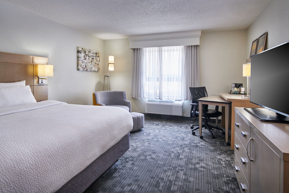 Courtyard by Marriott Columbus Downtown - photo 14