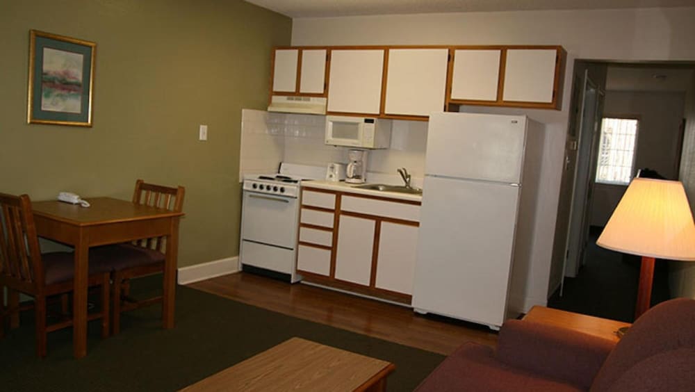 Affordable Suites Lexington - photo 19