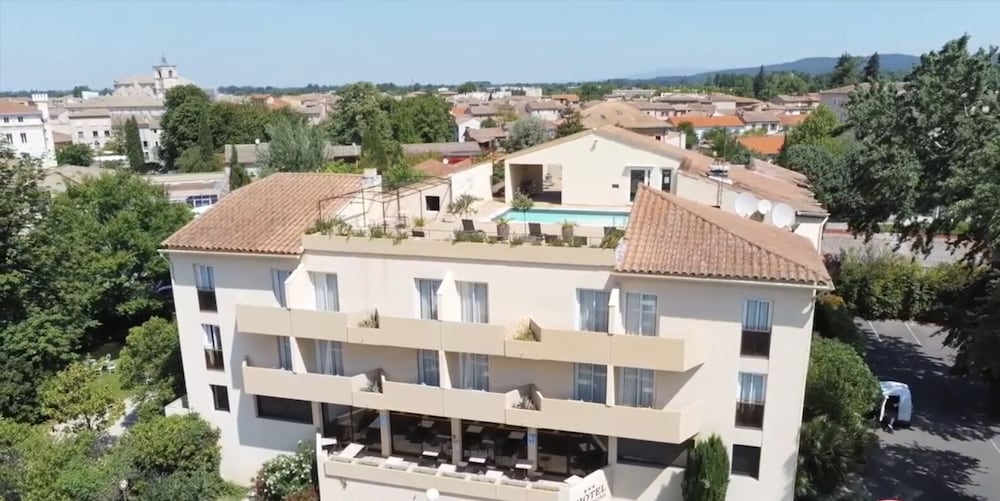 Hotel les Névons — hotel in L'isle-Sur-La-Sorgue