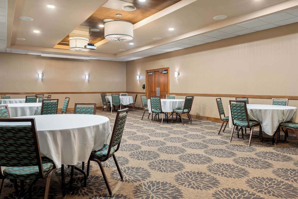 Best Western Newport Inn - photo 43