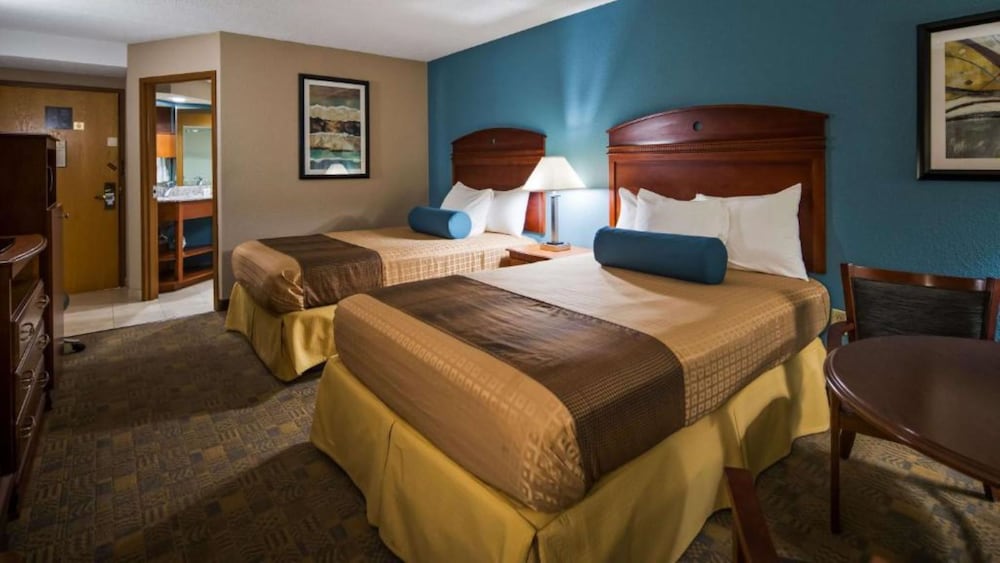 Days Inn by Wyndham Englewood Dayton Airport - photo 10