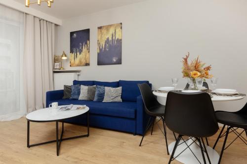 Modern Apartment with Balcony Mokotów Business Centre by Noclegi Renters — 4-Star Luxury Hotel in Warsaw, Poland