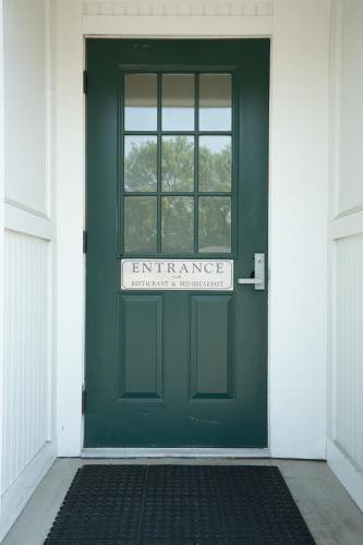 Rhea's Inn & Restaurant - photo 12