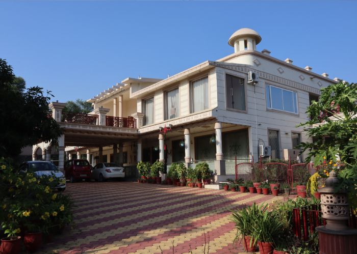 Prithvi Farm Cottage And Villa Pinjore — 4-Star Luxury Hotel in Kalka, India