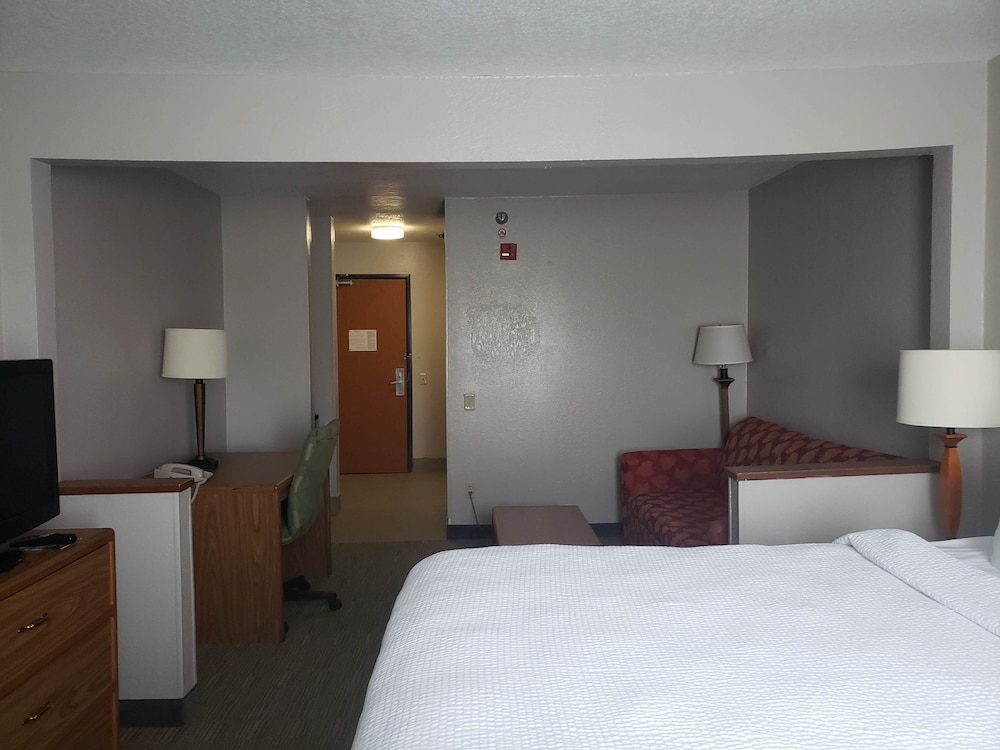 Country Inn & Suites by Radisson Fairview Heights IL - photo 30